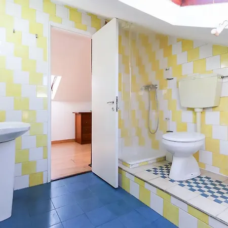 Apartamento Sunny Attic Loft By Homing