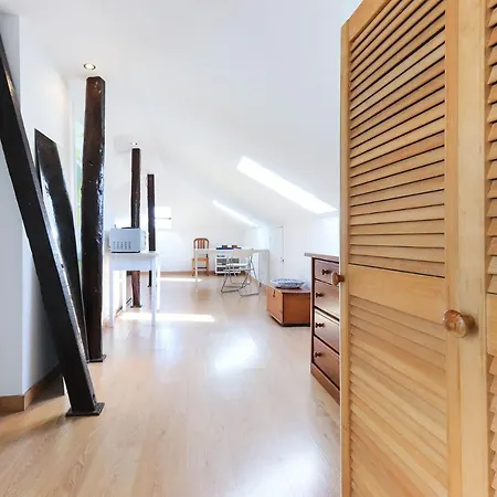 Sunny Attic Loft By Homing Apartment *