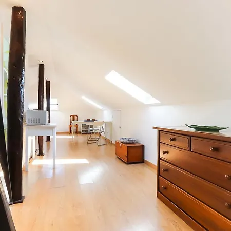 Sunny Attic Loft By Homing