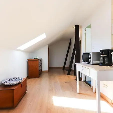 Sunny Attic Loft By Homing *